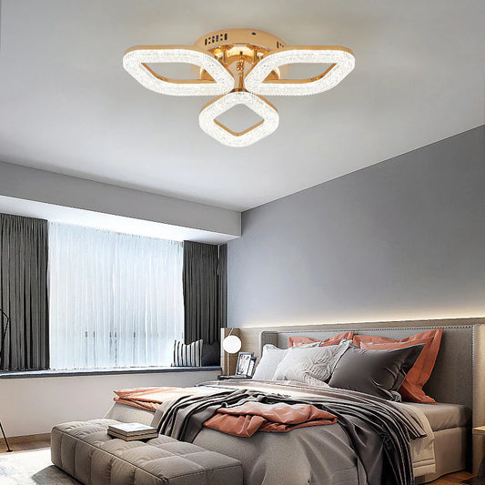Lustră LED modernă DM Living, Model DM301/3 – Iluminare Reglabilă și Design Elegant cu Finisaj Auriu pentru Camere Contemporane