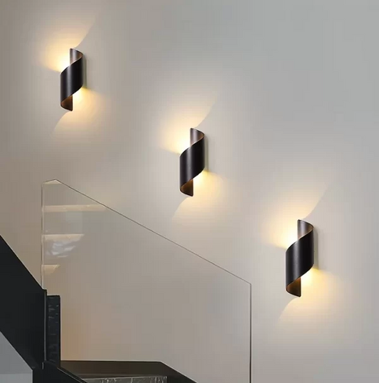 Aplica LED Premium de Fațadă Tip Spirala, Negrua – Iluminare Unică și Durabilă pentru Clădiri Moderne