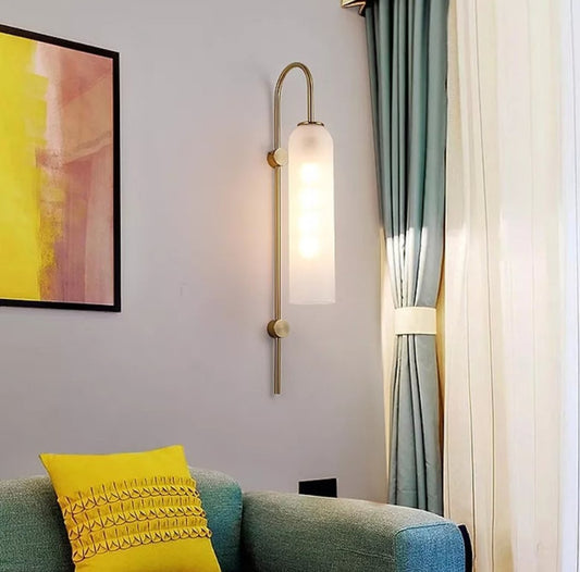 Aplica LED Modernă DM026 Alb/Gold – Design Elegant cu Detalii Aurii pentru Iluminat Stilat