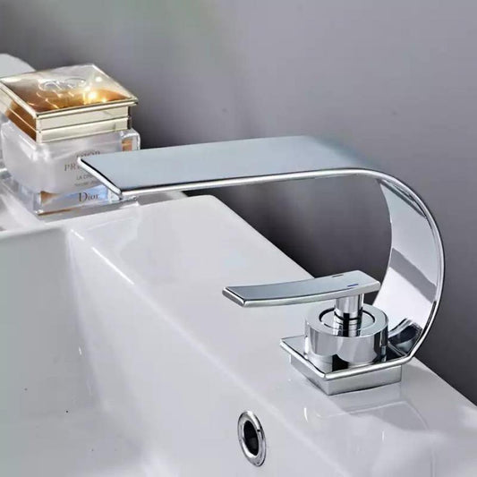 Baterie Lavoar Crom Model OD/2034 – Eleganță Simplă și Funcționalitate Modernă pentru Baia Ta